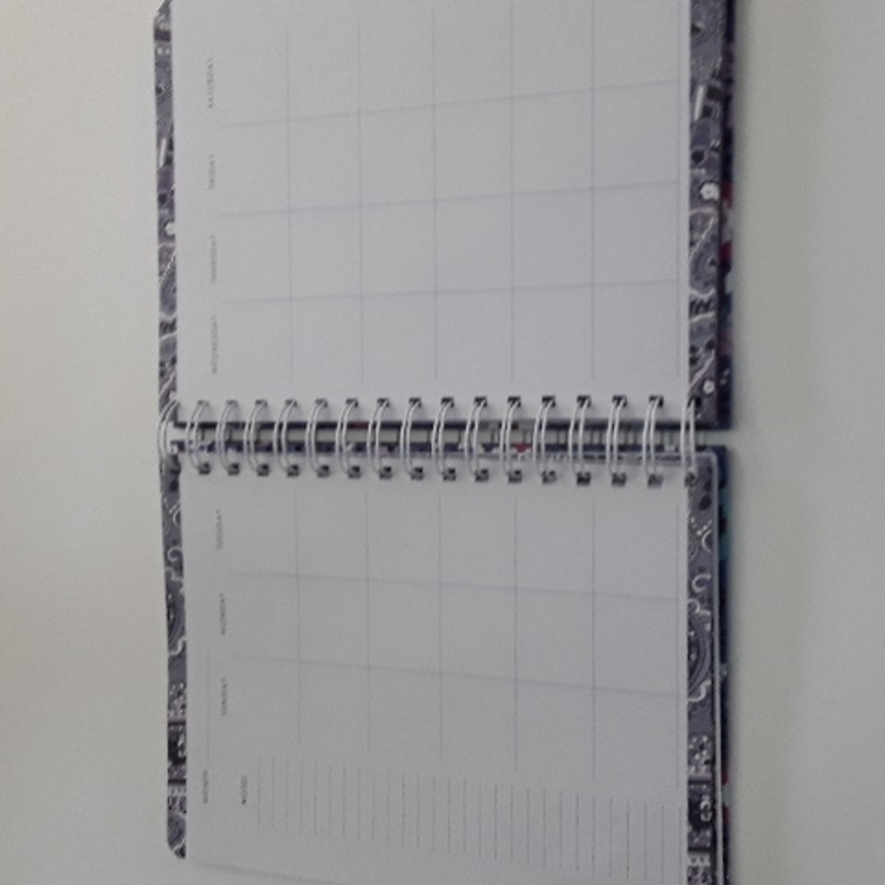Vera Bradley undated planner NWT - Picture 3 of 5